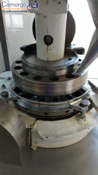 Compressora de comprimidos 16 pun��es Manesty