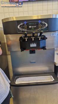 M�quina de sorvete expresso em inox Top Taylor com 3 bicos de extra��o