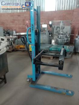 Tombador empilhadeira gira tambor Paletrans 300 kg