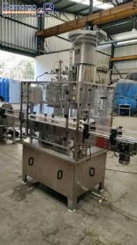 Envasadora lavadora e tampadora de garrafas para carbonatados Saumec