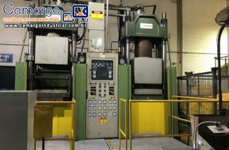 Prensa dupla para vulcaniza��o de pe�as t�cnicas de borracha TUNG YU 350 toneladas