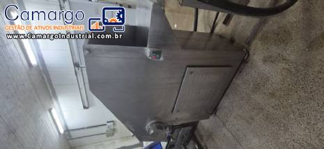 Quebrador de blocos carnes Ibrasmak com moedor Simetria e esteira transportadora Quebrador de blocos carnes Ibrasmak com moedor Simetria e esteira transportadora